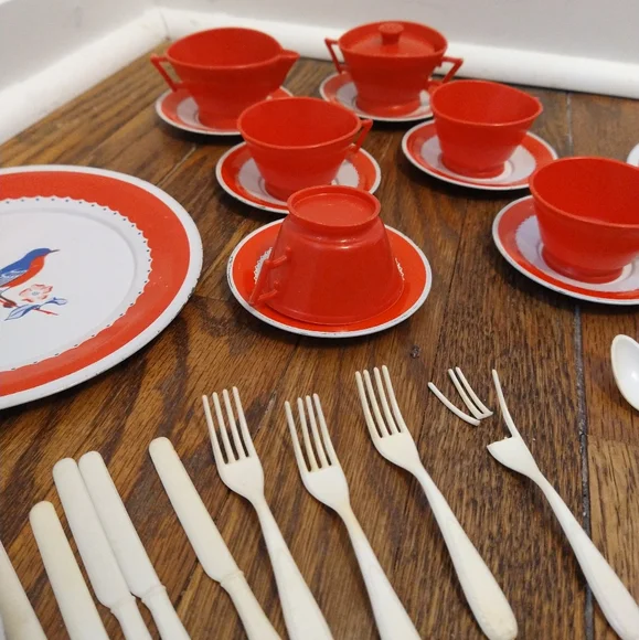 Red and White Dinnerware Set - Picture 2 of 13